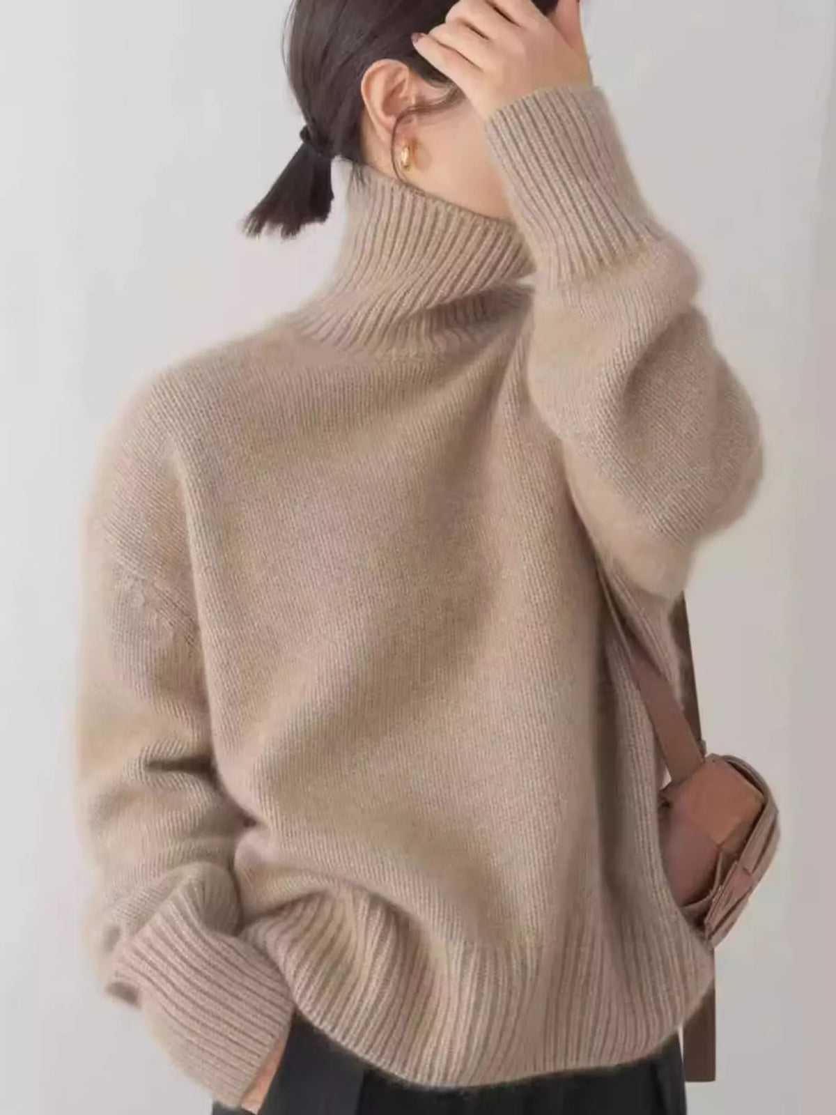 Turtleneck sweater, beige front