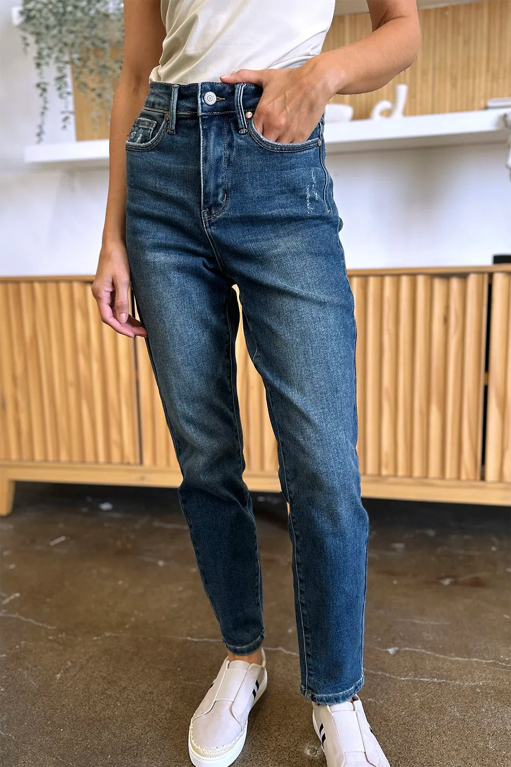 Women's jeans – product view 6