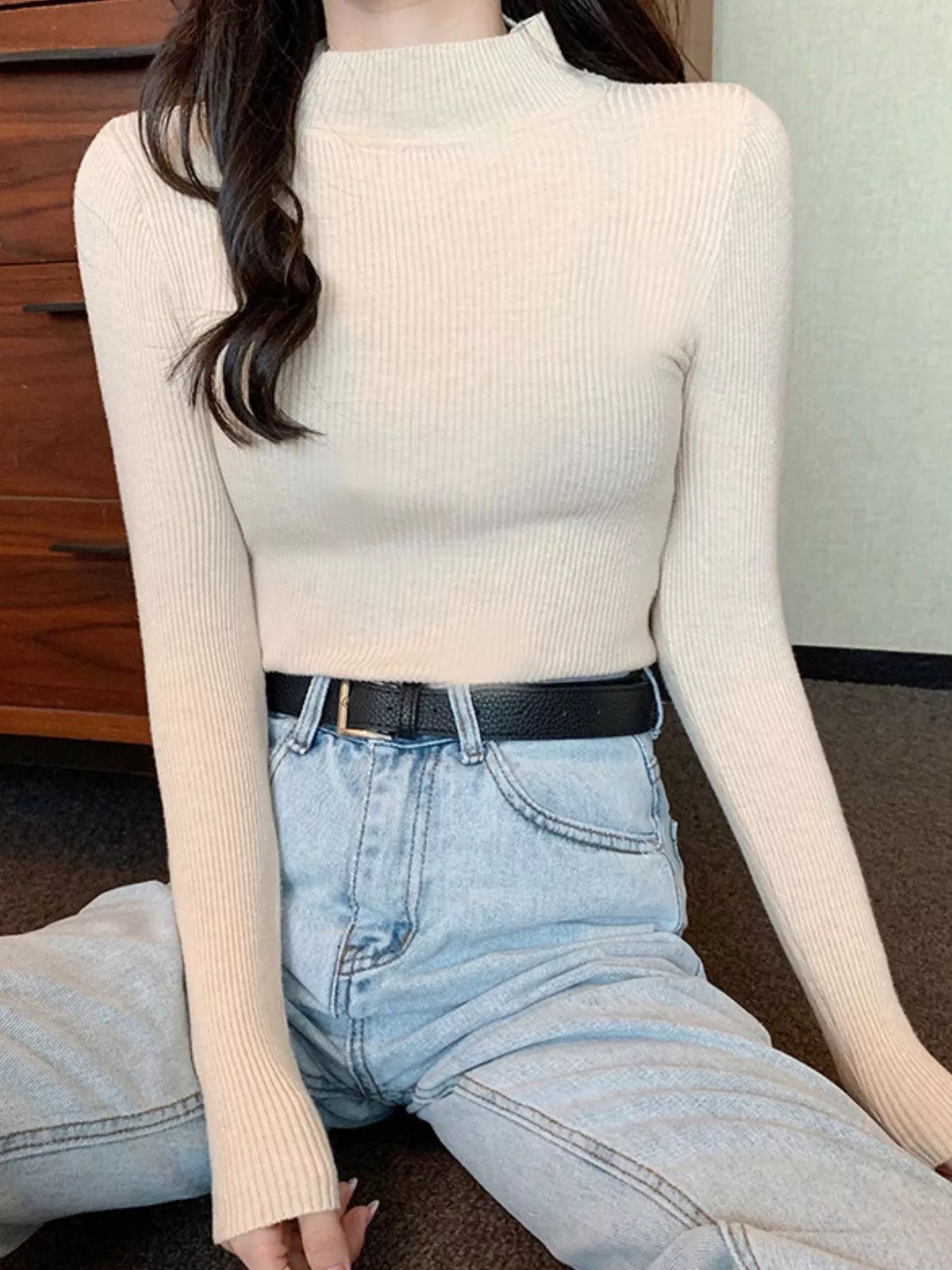 White ribbed mock neck long sleeve knit top
