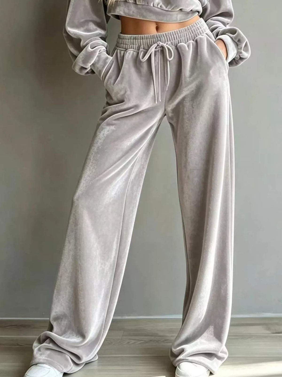 Gray Cropped Sweatshirt & Wide-Leg Pants Set pants detail