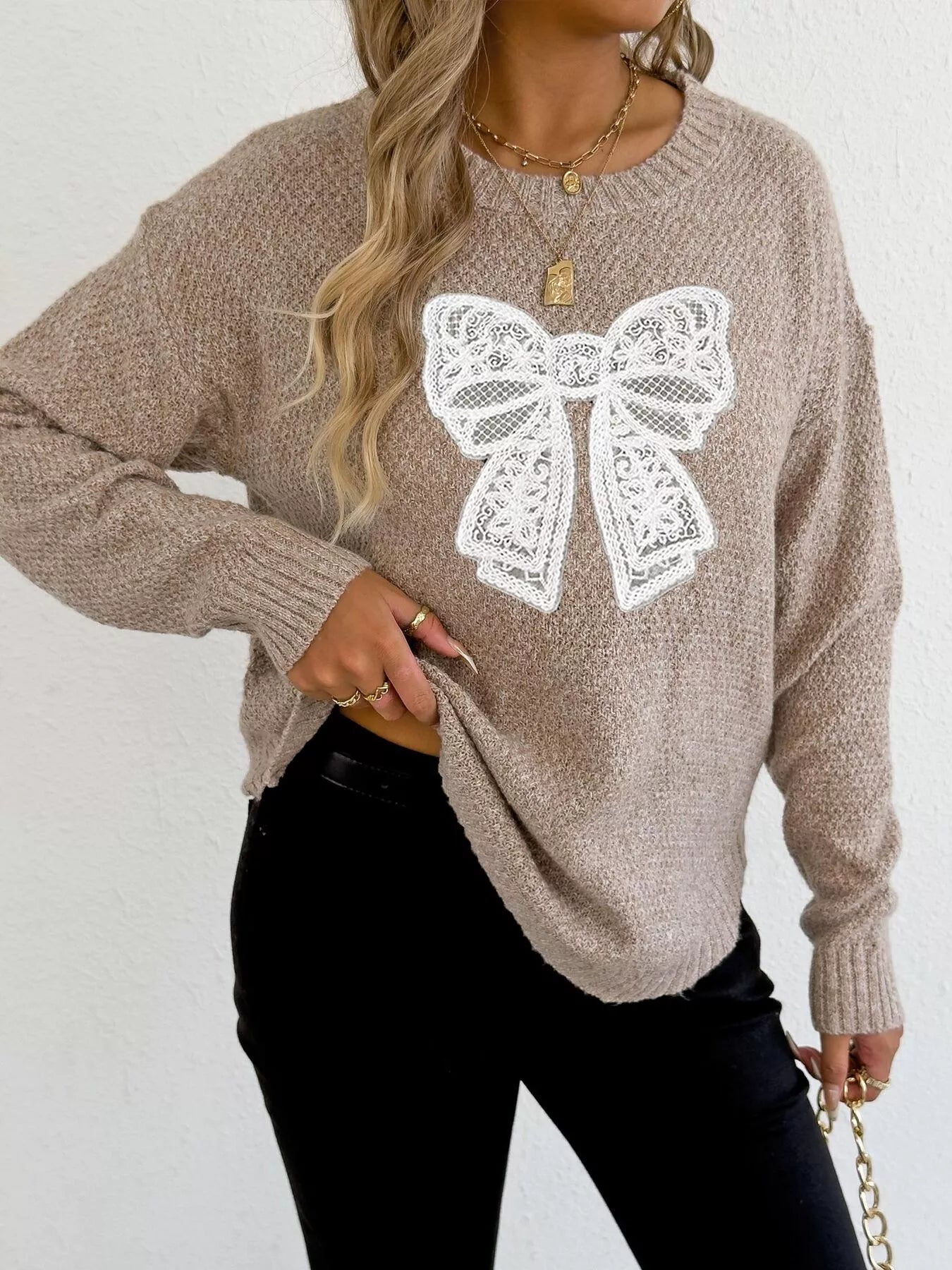 Lace bow embroidered round-neck sweater