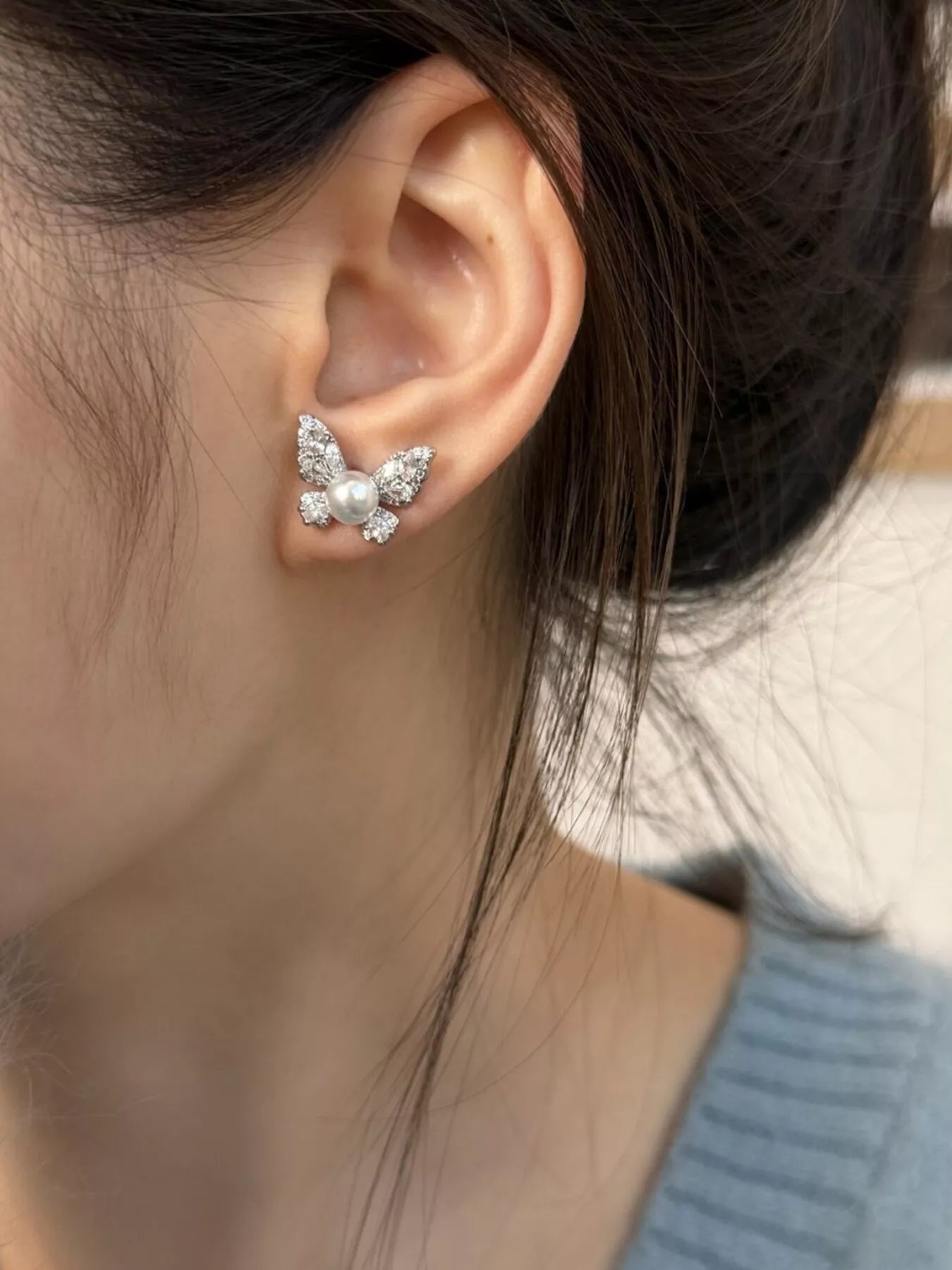 Trendsi Butterfly Pearl Stud Earrings -