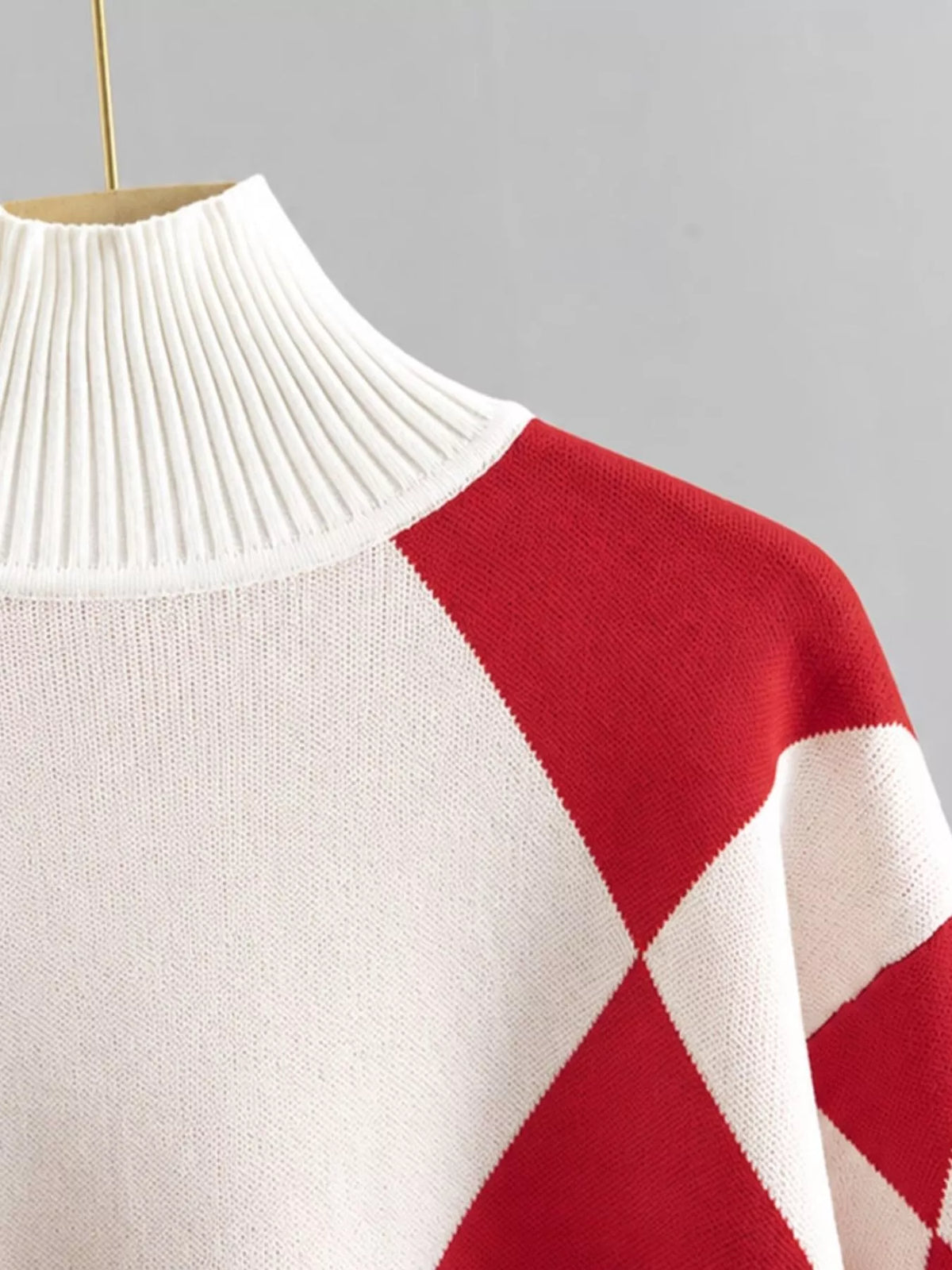 Argyle Pattern Mock Neck Sweater and Jogger Set — construction details