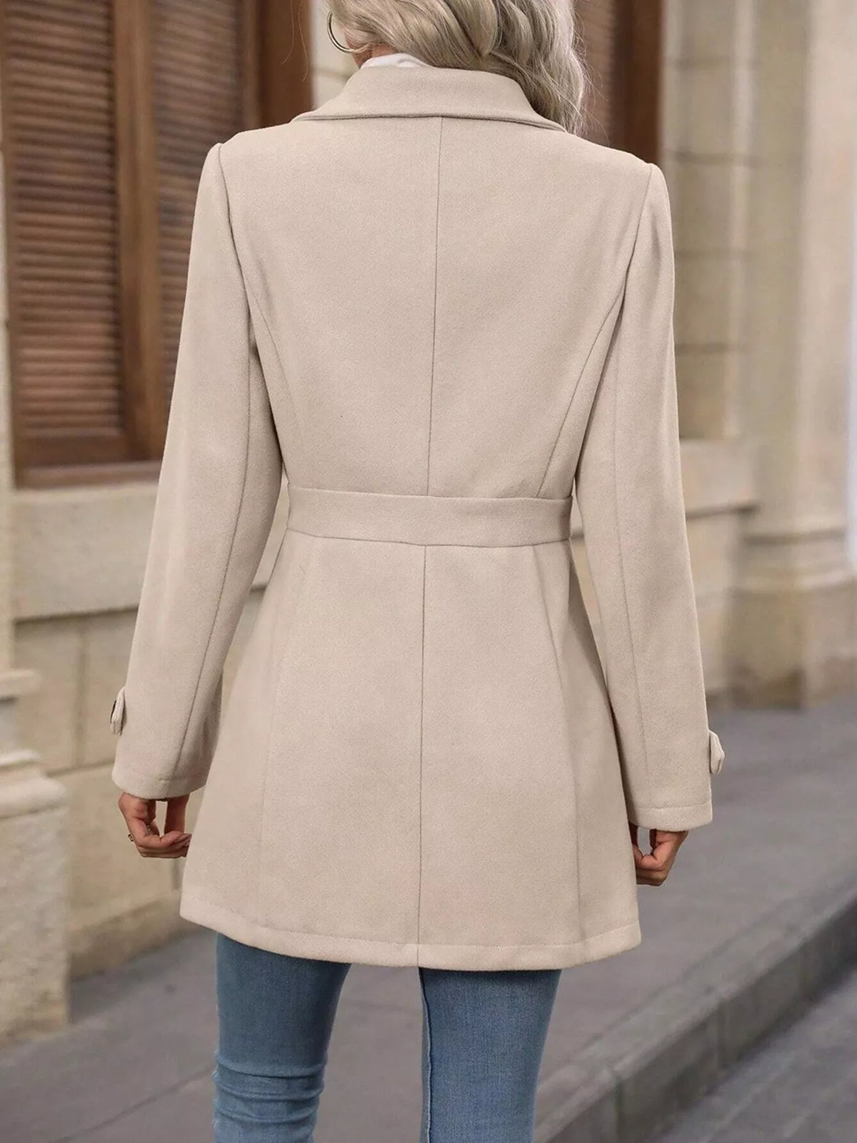 Beige single-breasted coat, back view