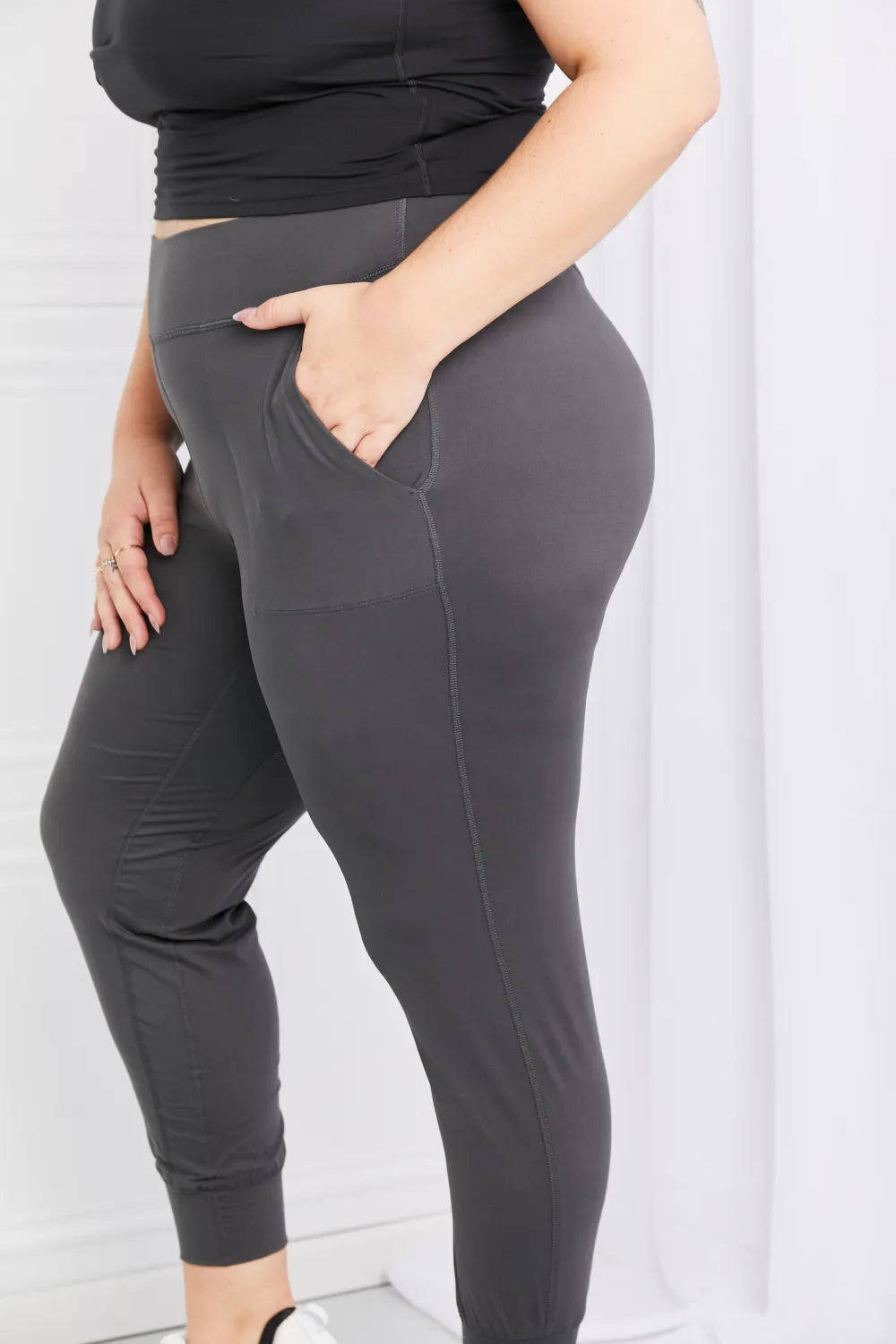Women's pants – product view 4