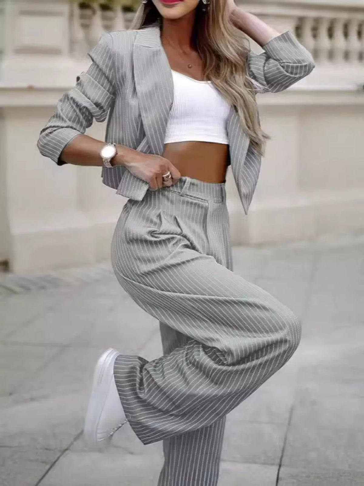 Striped cropped pantsuit, gray striped suit side