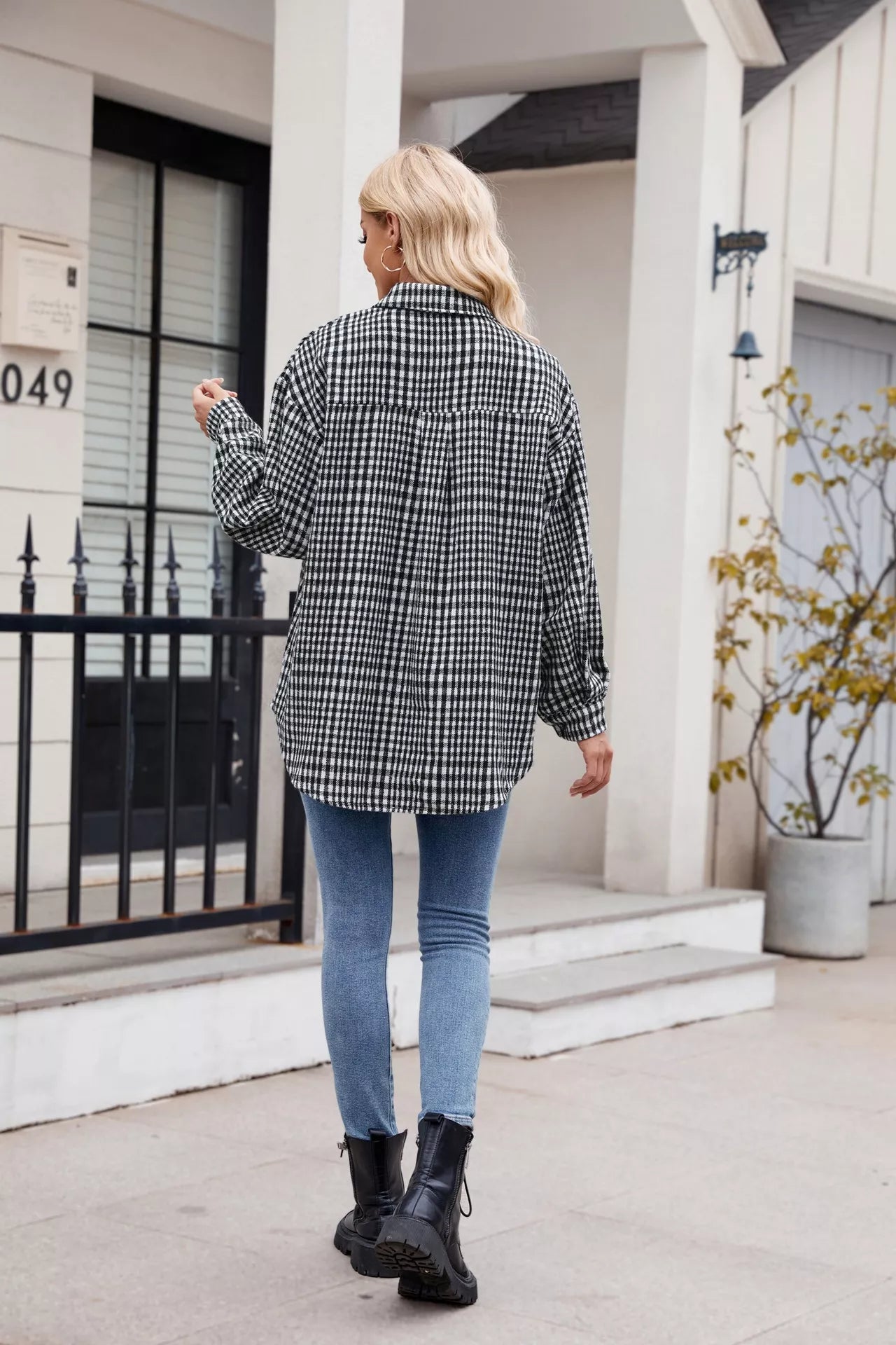 Women's apparel – product view 26