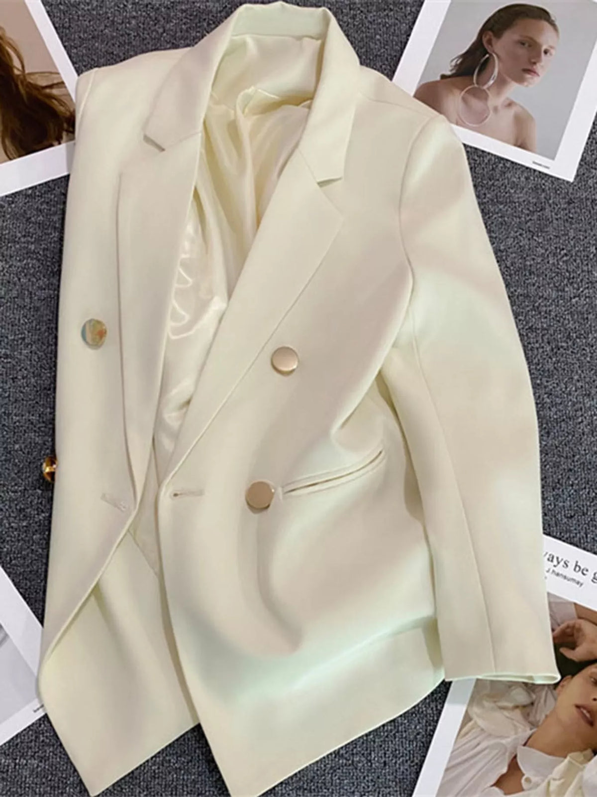 Cream double-breasted lapel collar blazer