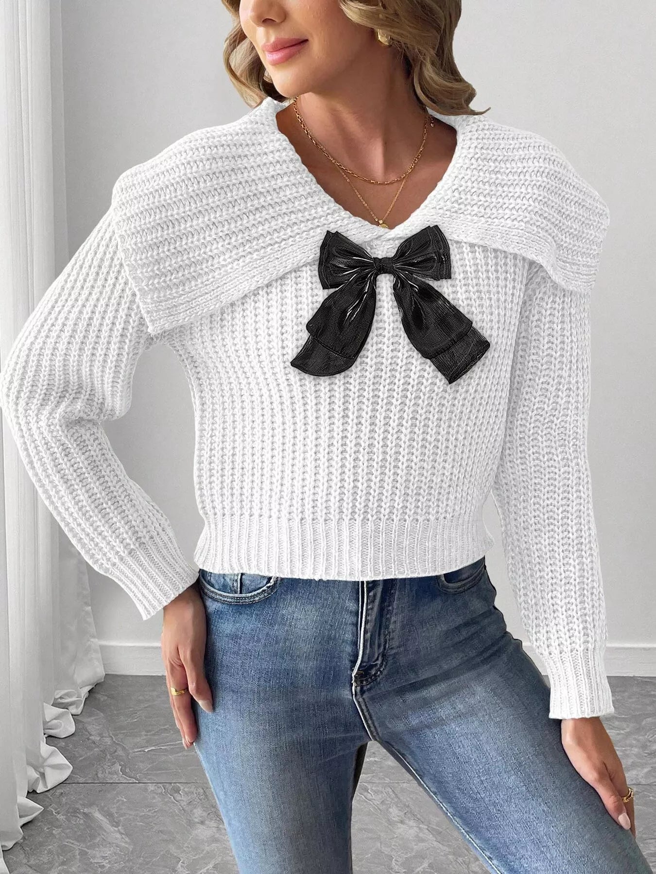 Trendsi Contrast Bow Long Sleeve Sweater -