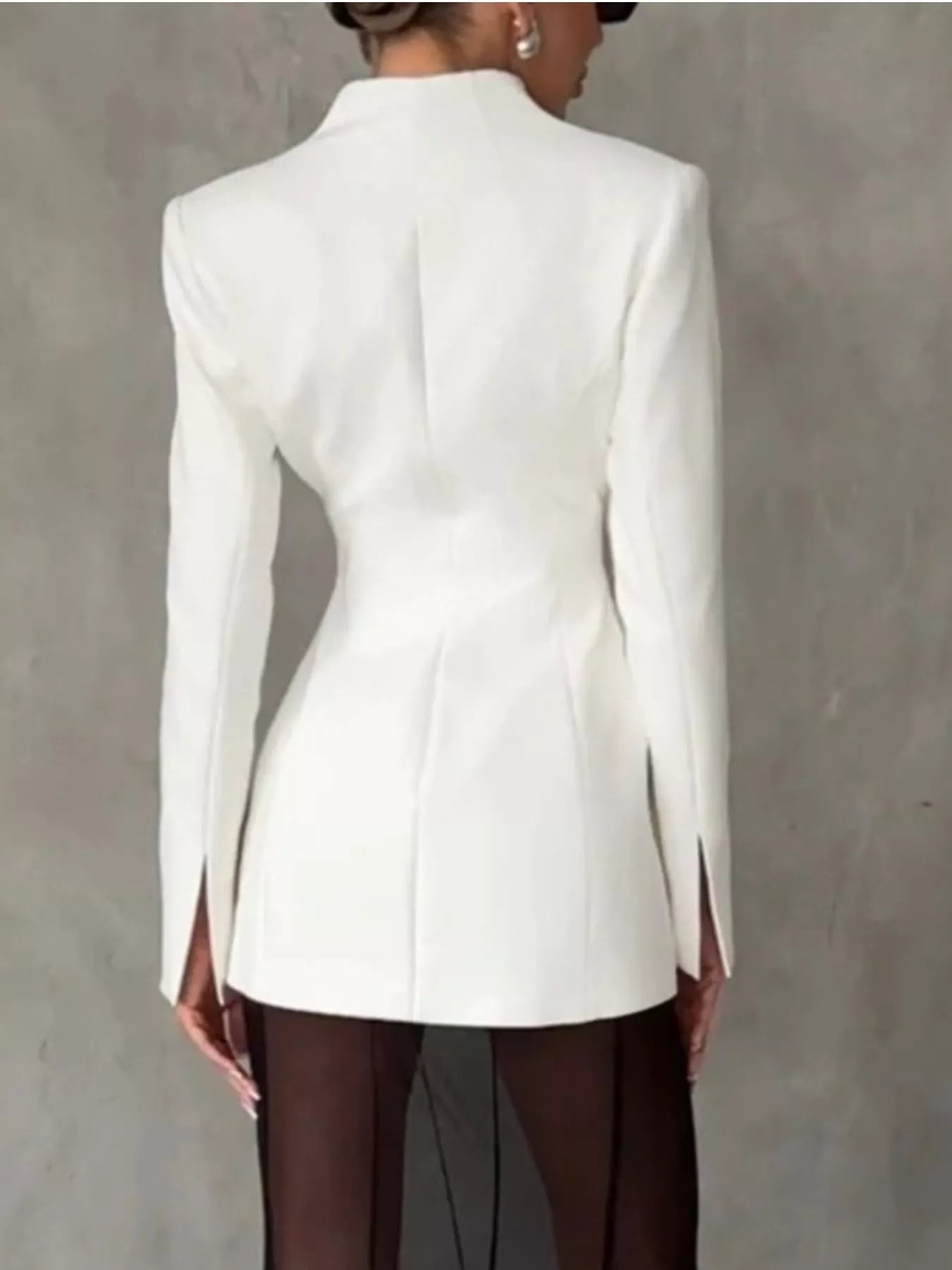 Trendsi Slim-Fit Structured Waist Blazer -