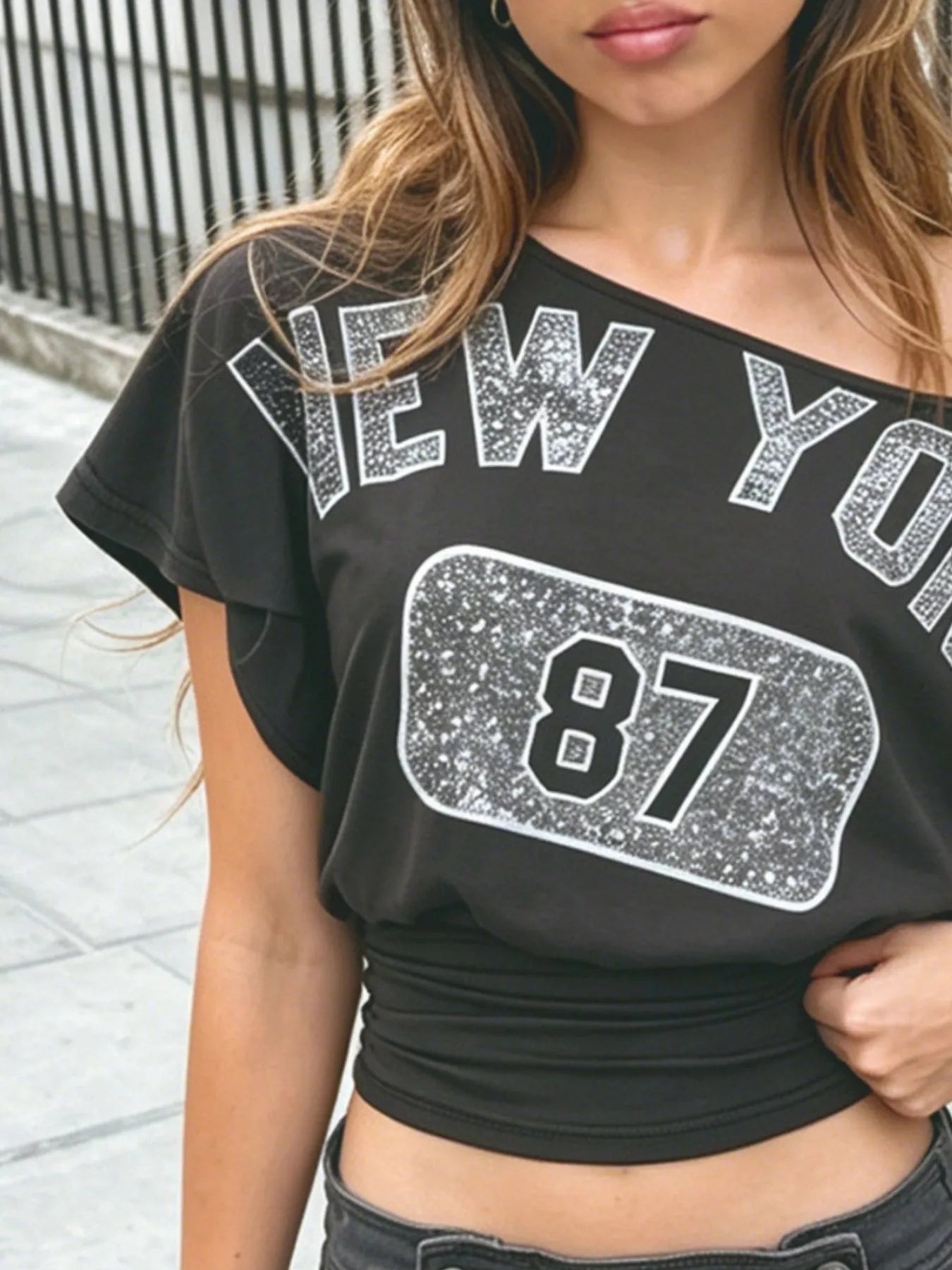 Trendsi Letter Graphic One Shoulder Top -