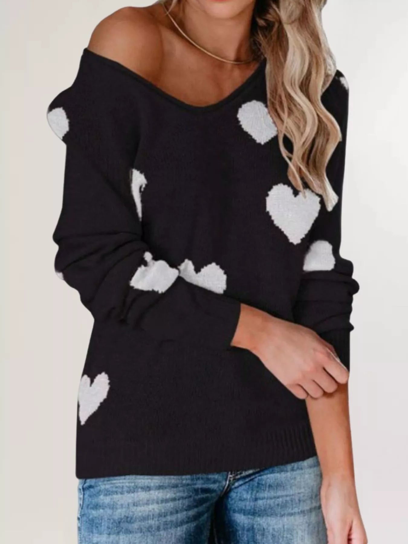 Trendsi Heart Pattern V-Neck Sweater -