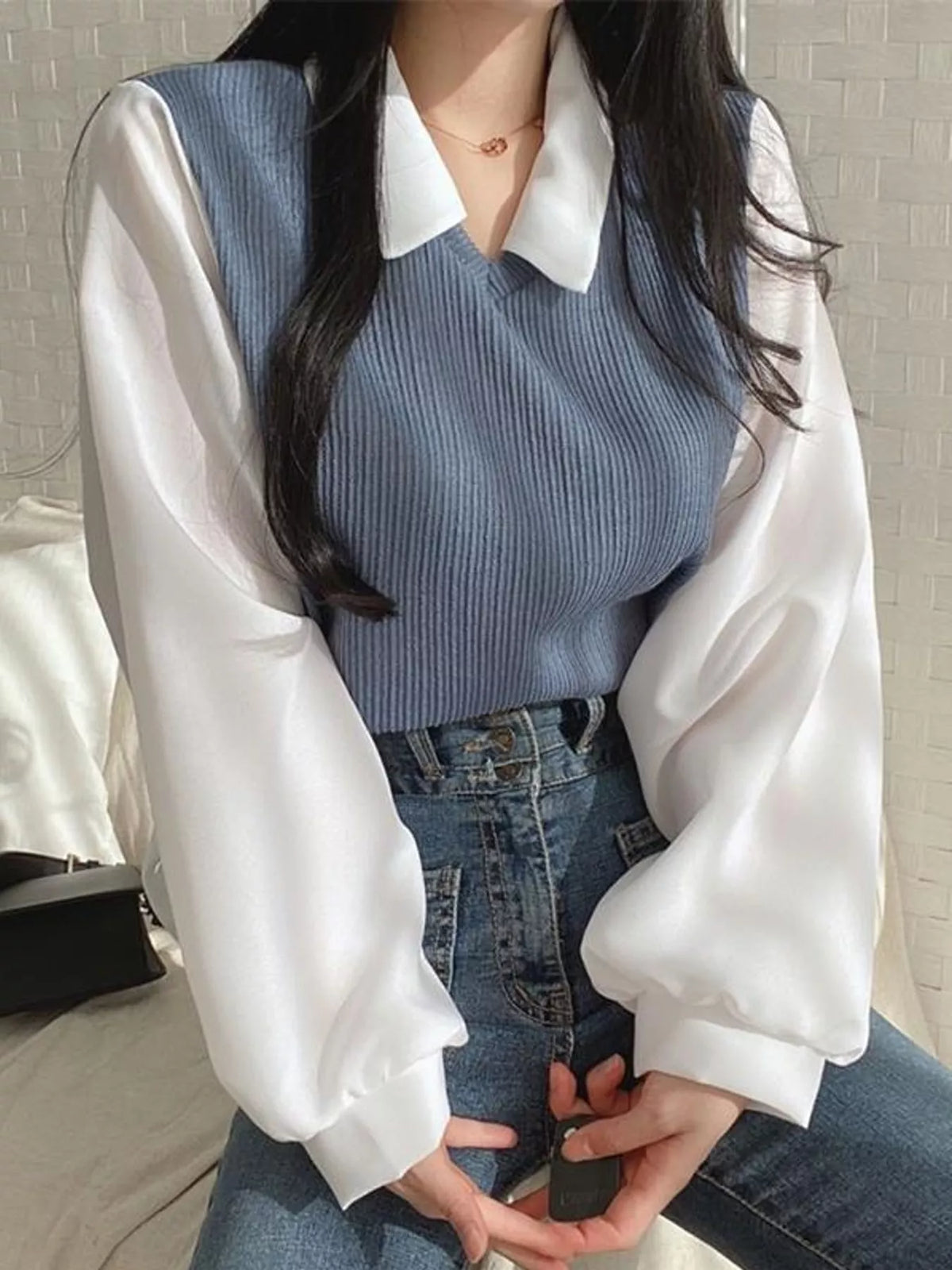 Layered blouse, blue and white front