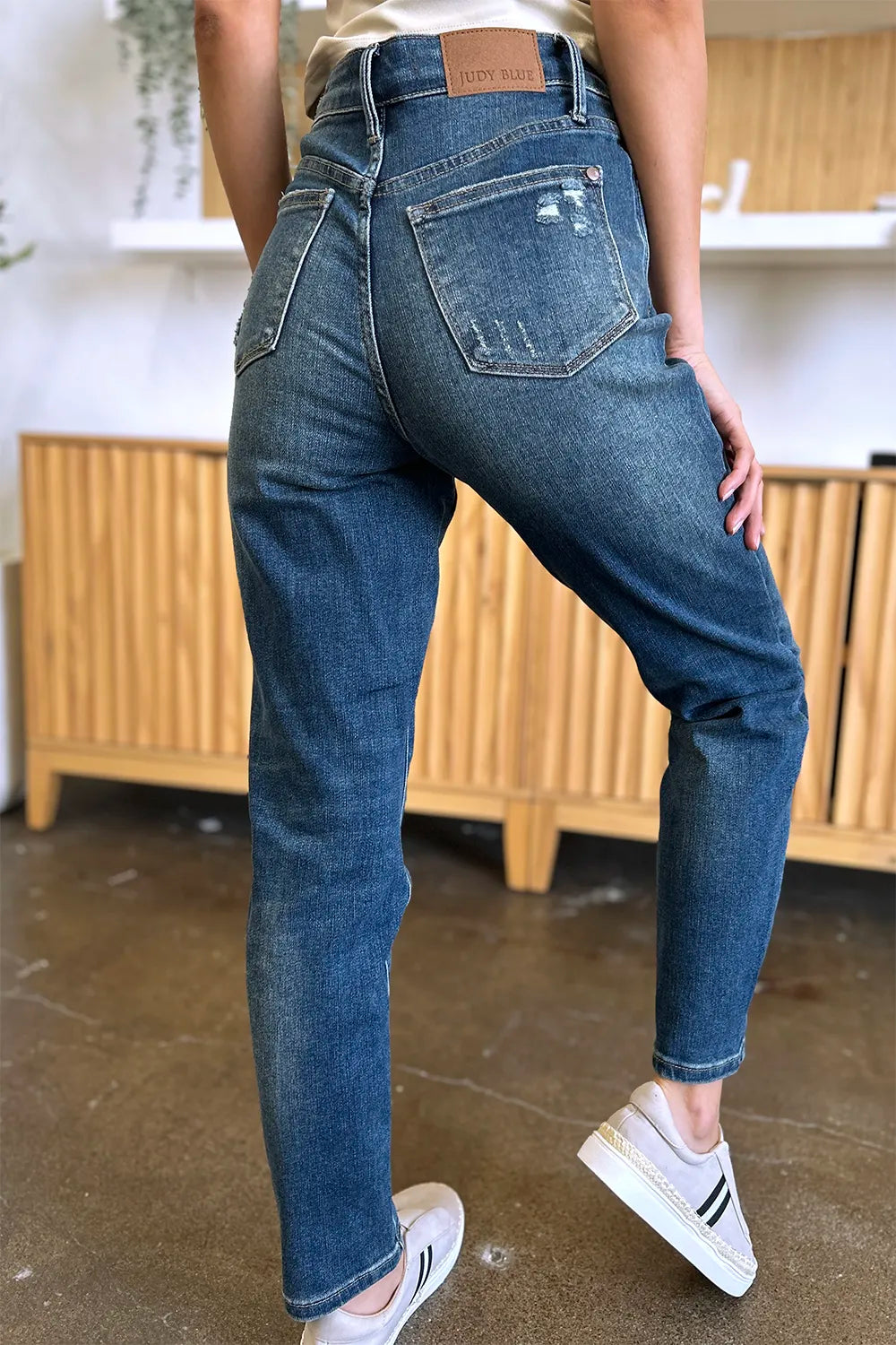 Women's jeans – product view 9