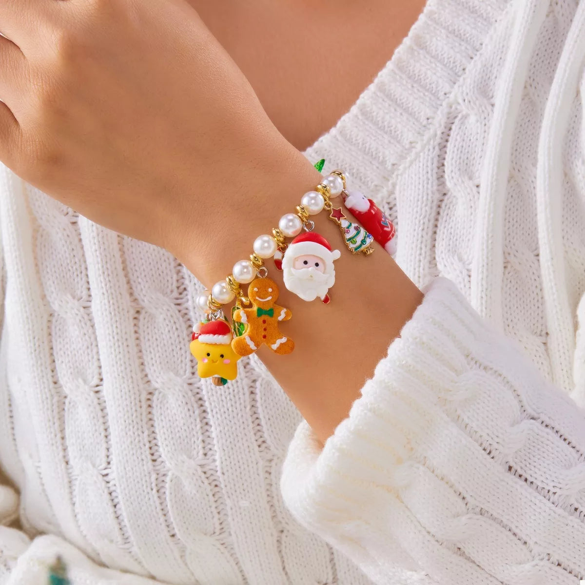 Trendsi Christmas Charm Pearl Bracelet -