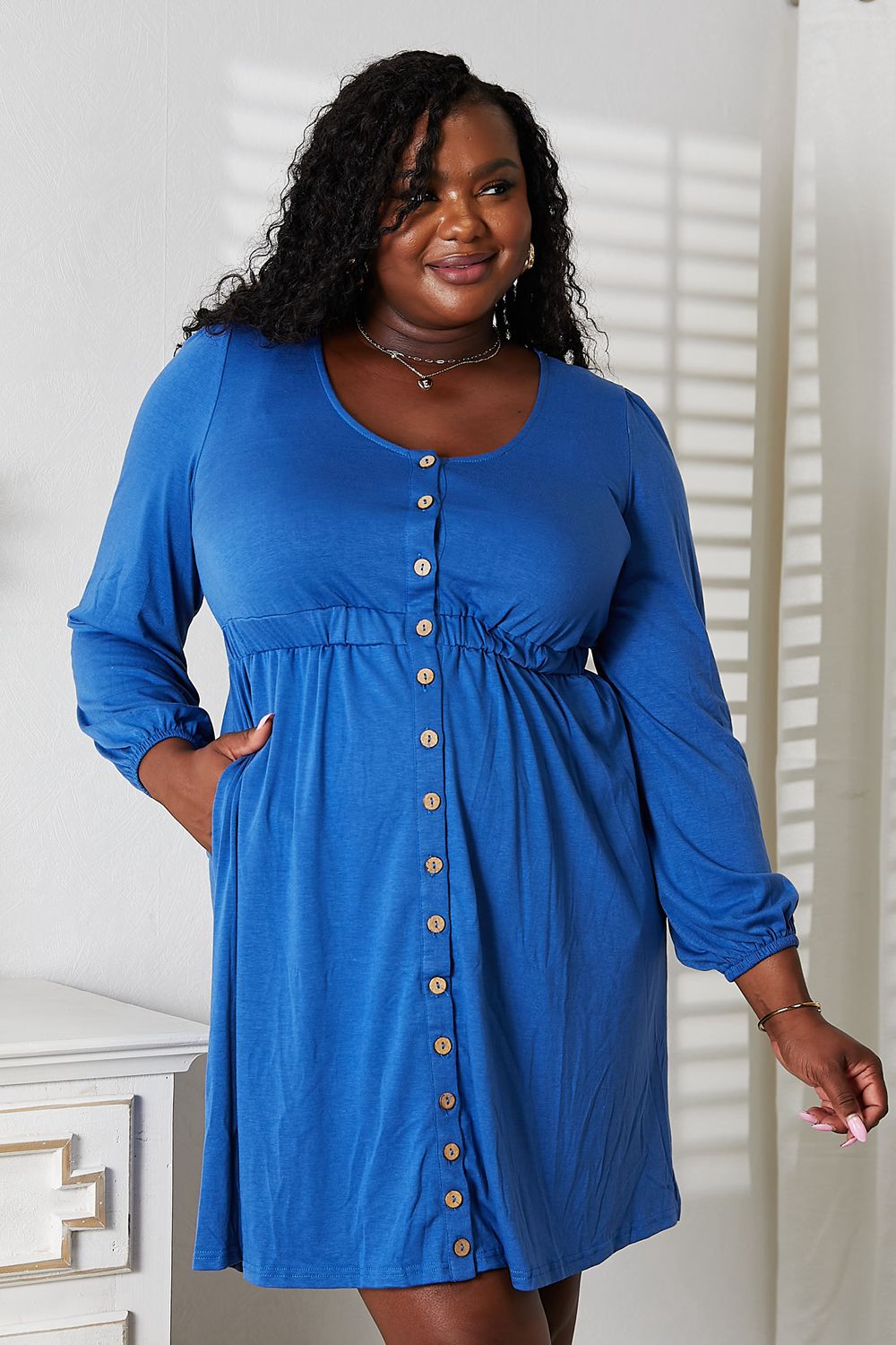 Women's apparel – product view 11