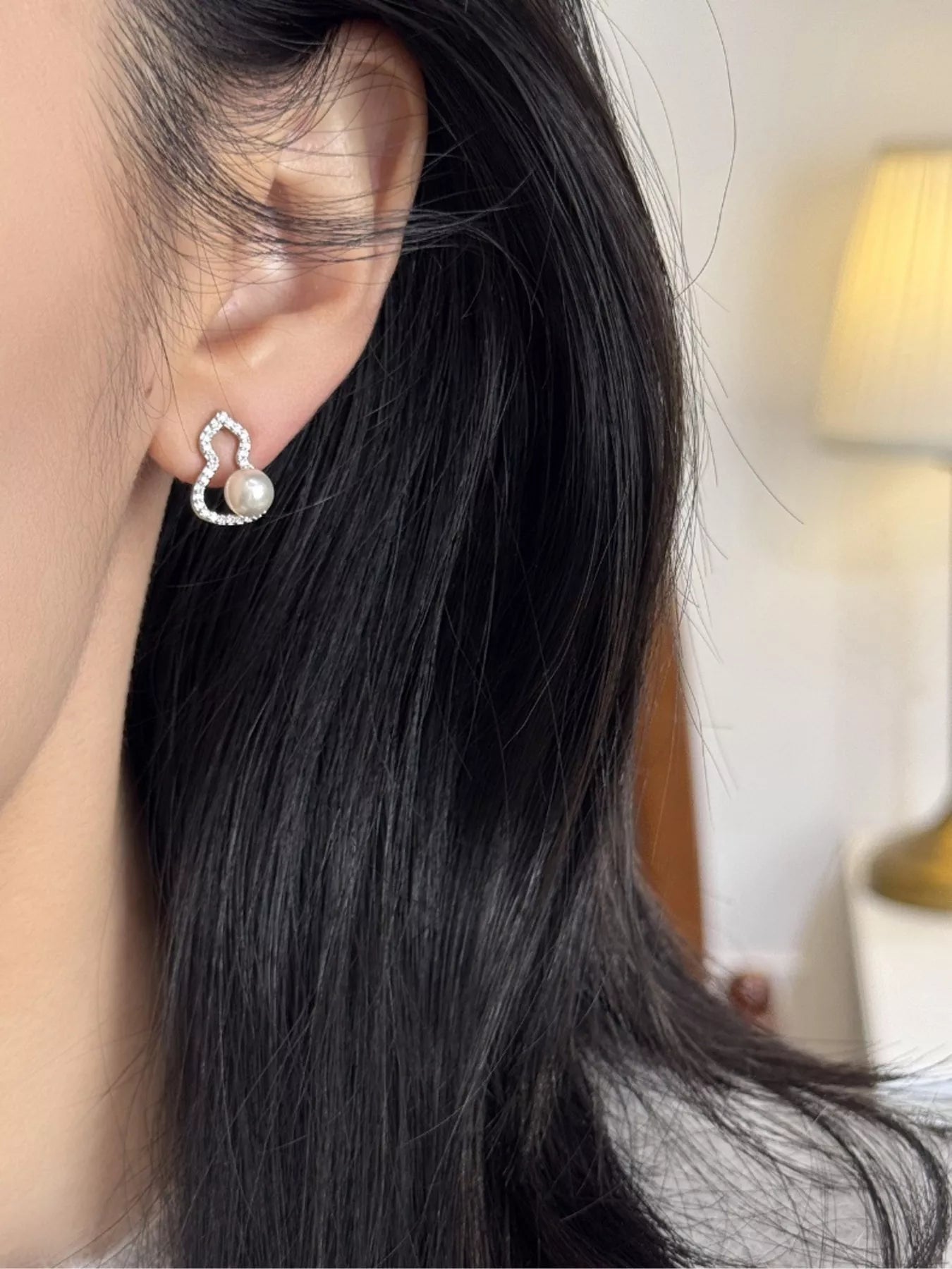 Women's Pearl Gourd Stud Earrings Zircon 925 Silver Needle Pair