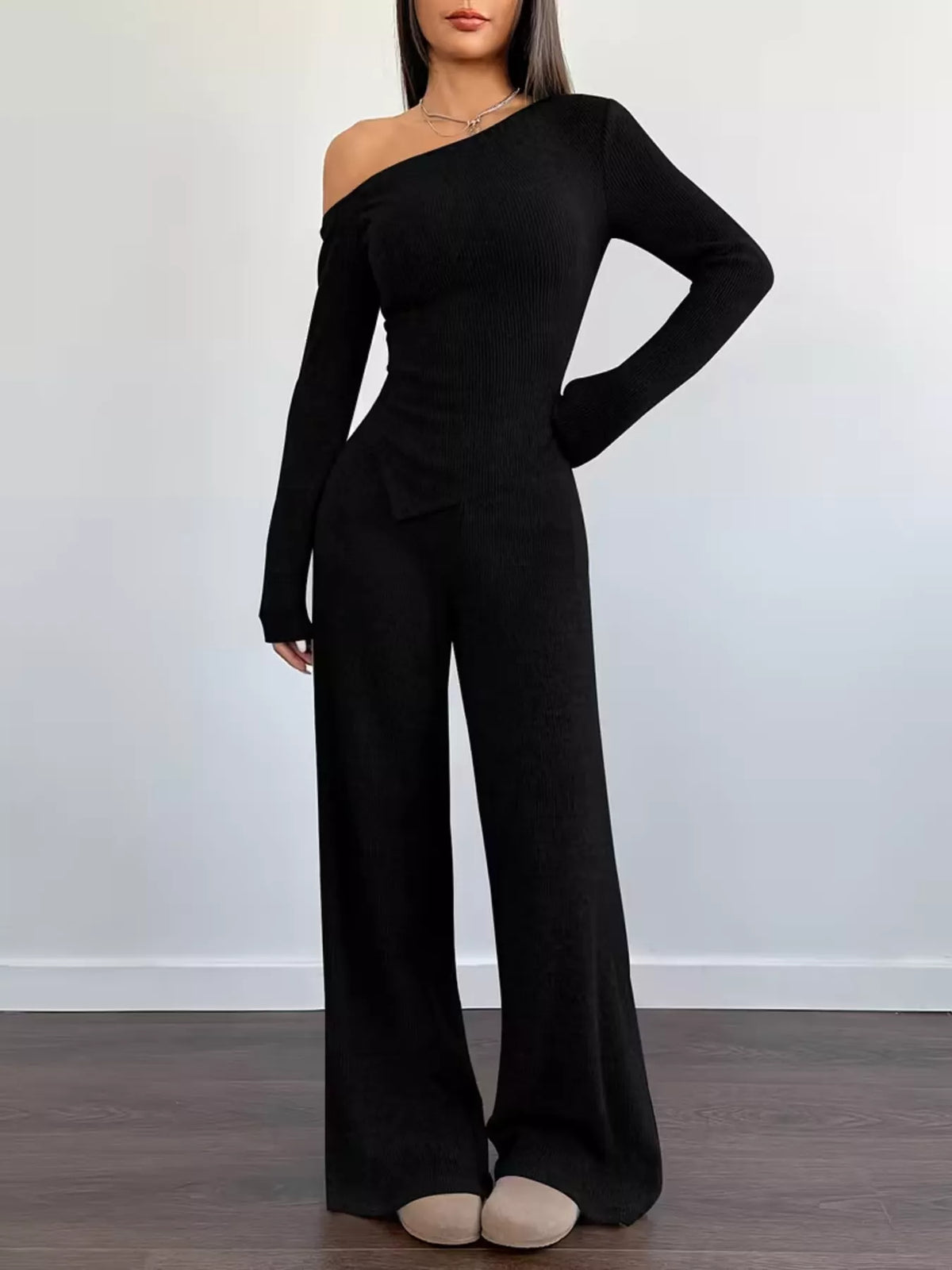 Women's clothing set – product view 1