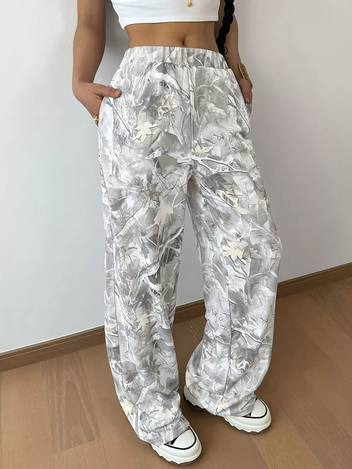 Gray and white wide-leg printed pants