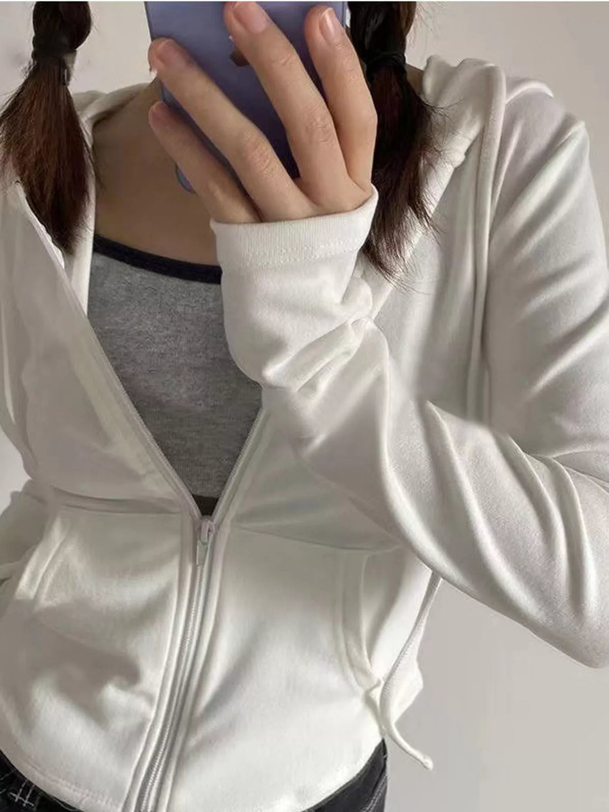 Drawstring hoodie, white zip detail