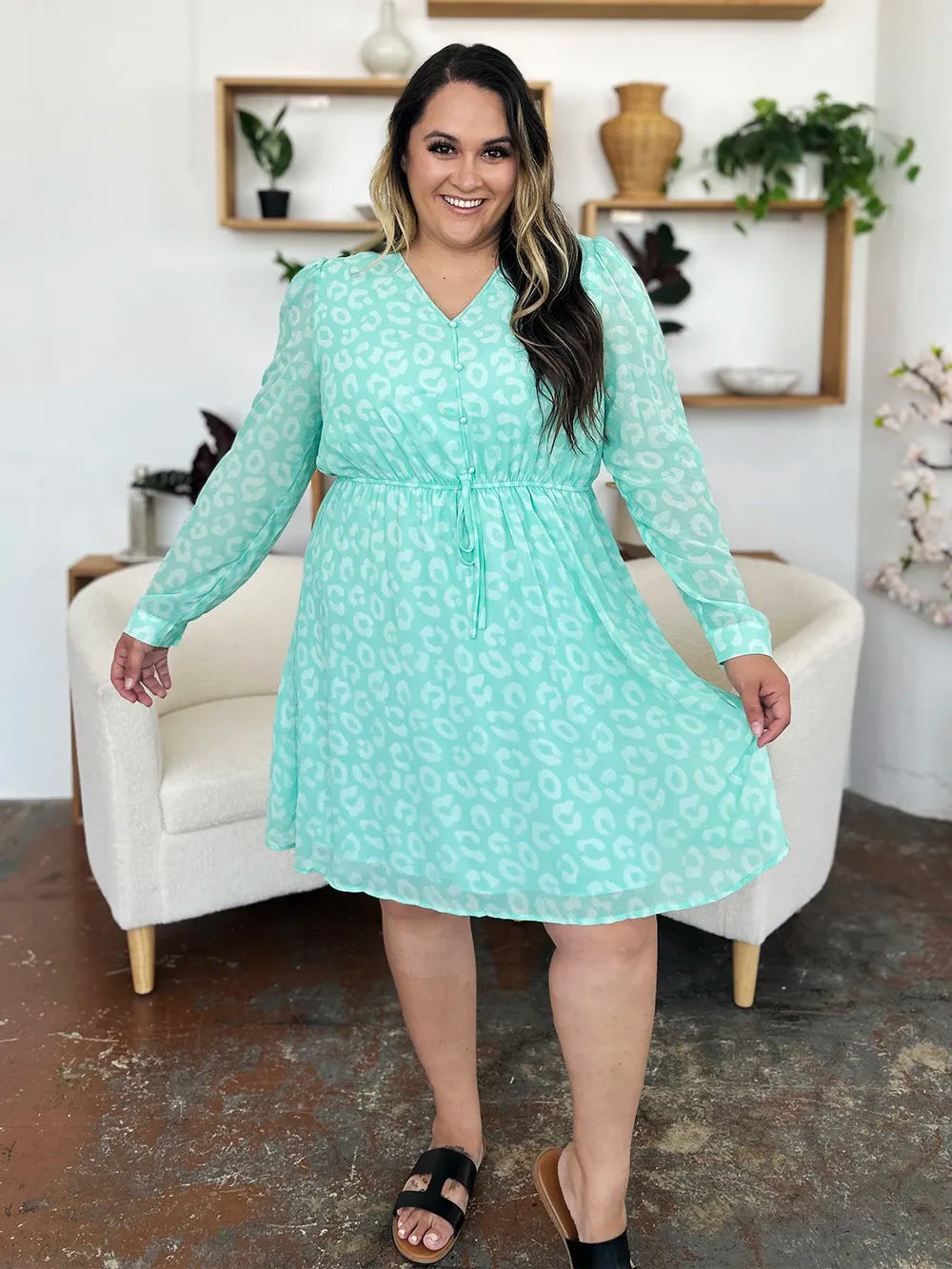 Women's apparel – product view 7