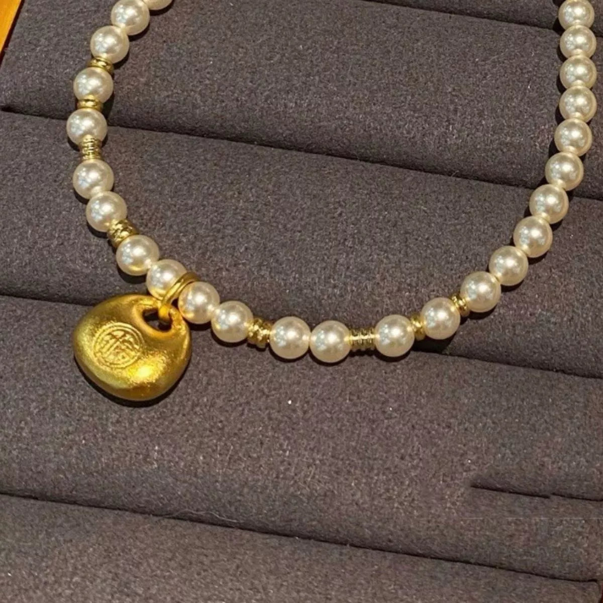 Trendsi Pearl Necklace with Golden Pendant -
