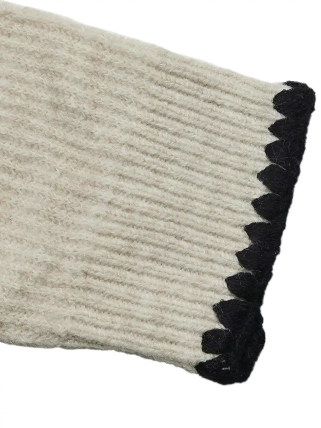 Trendsi Contrast Trim Dropped Shoulder Sweater -