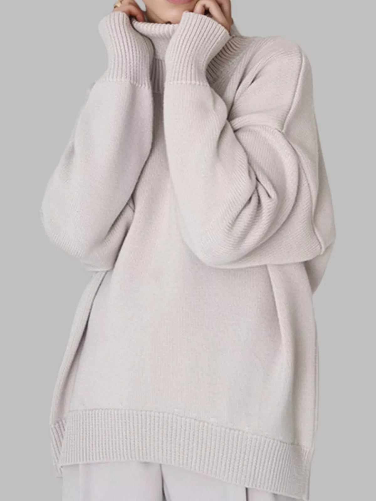 Turtleneck sweater, beige cuff detail