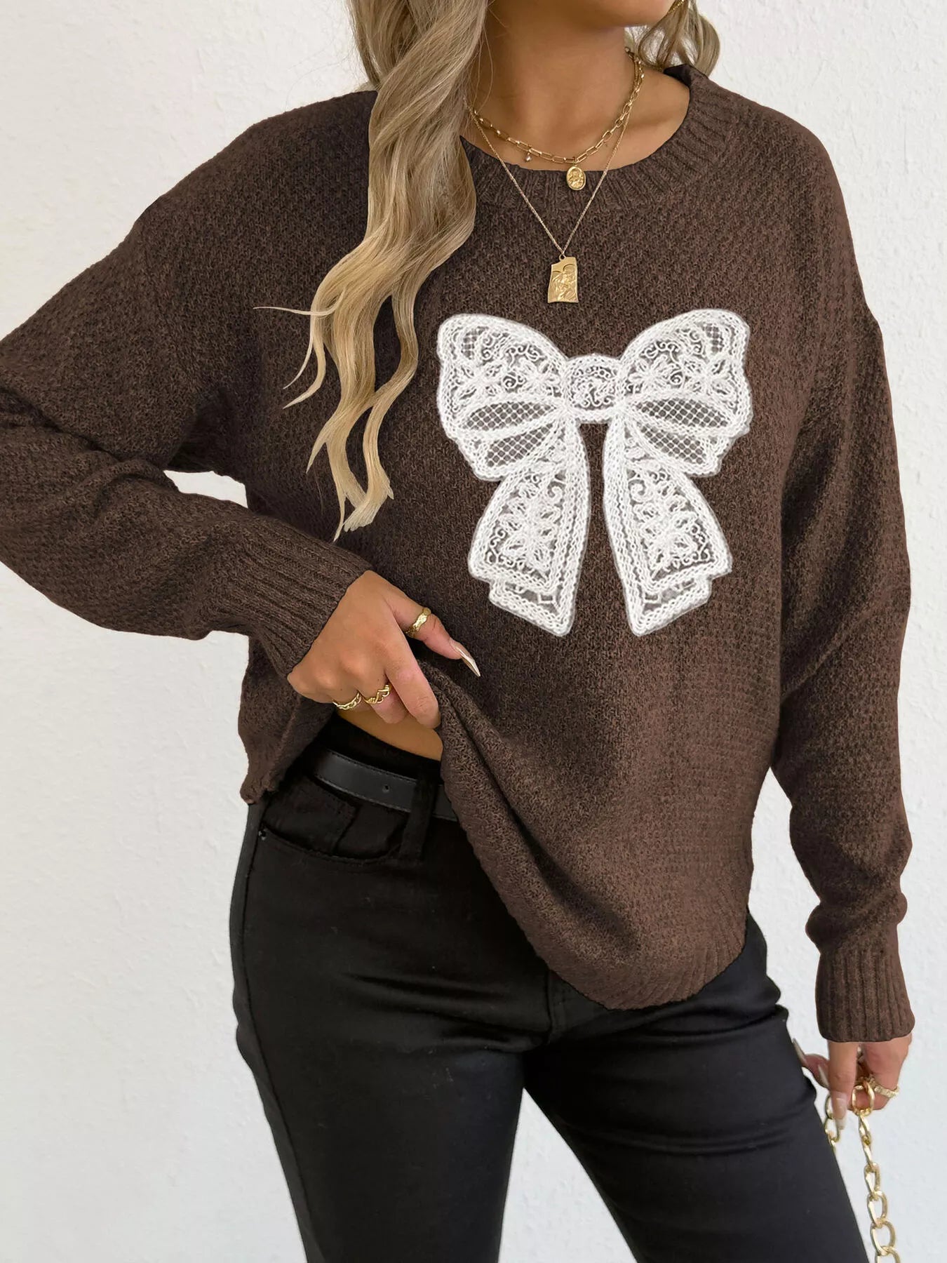 Lace bow embroidered round-neck sweater