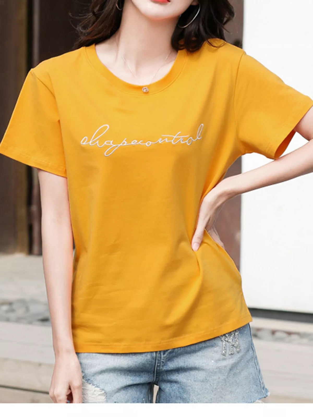 Yellow letter embroidered round neck t-shirt