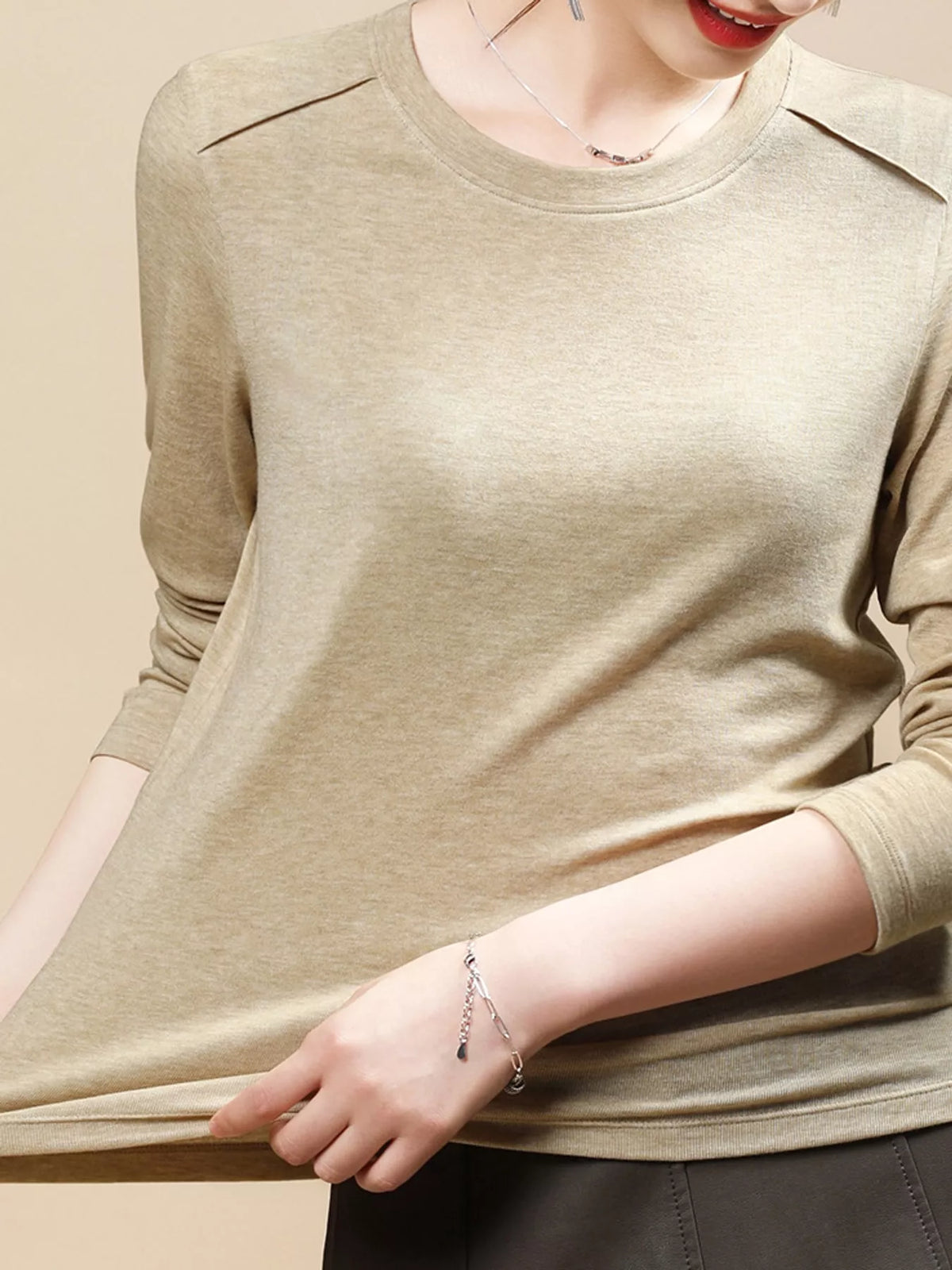 Oatmeal solid long-sleeve crew neck t-shirt