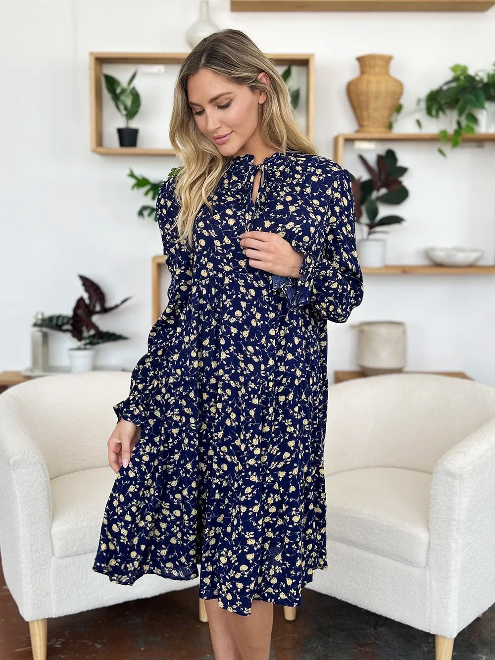 Women's apparel – product view 13