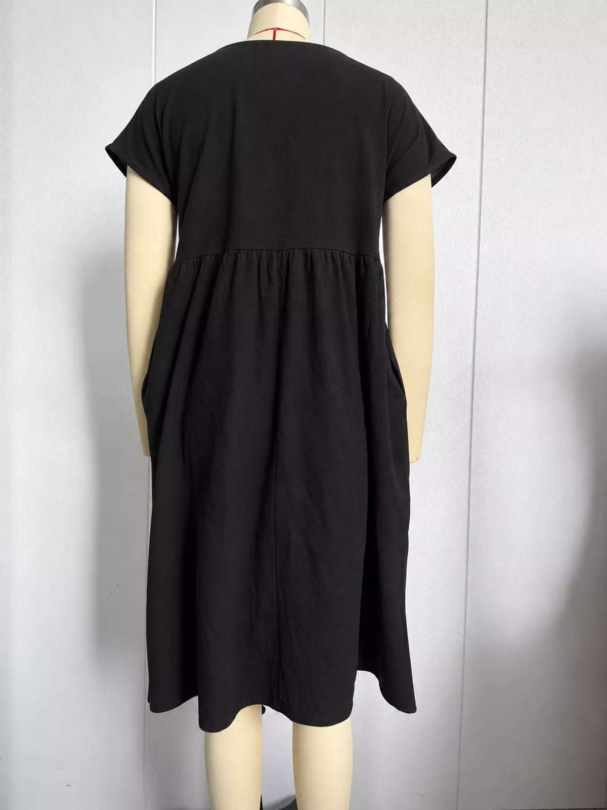 Round neck short sleeve midi dress, back view
