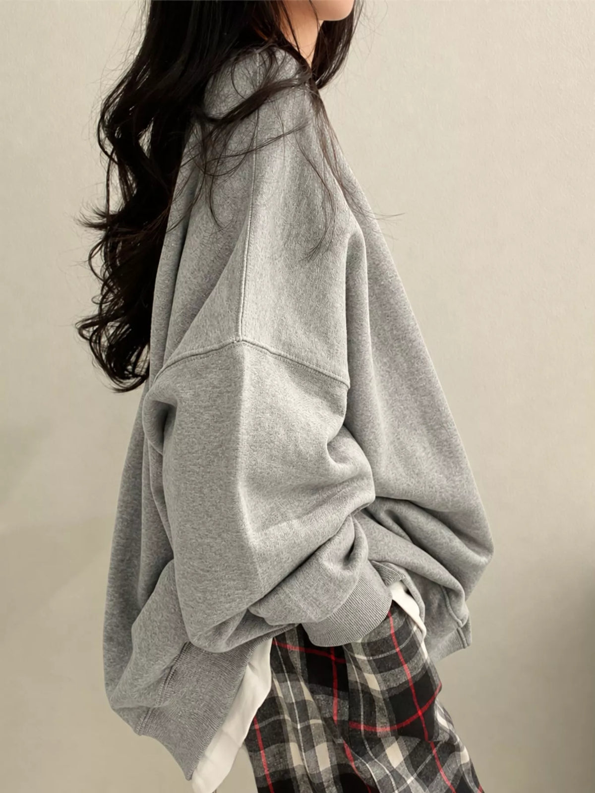 Long-sleeve sweatshirt