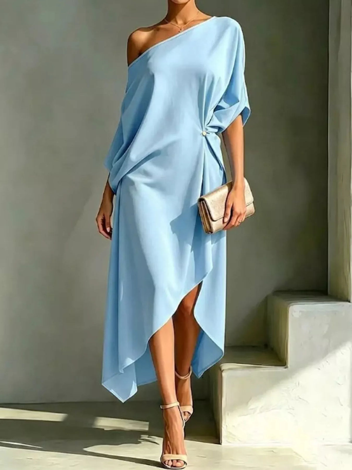 One-shoulder dress, blue front