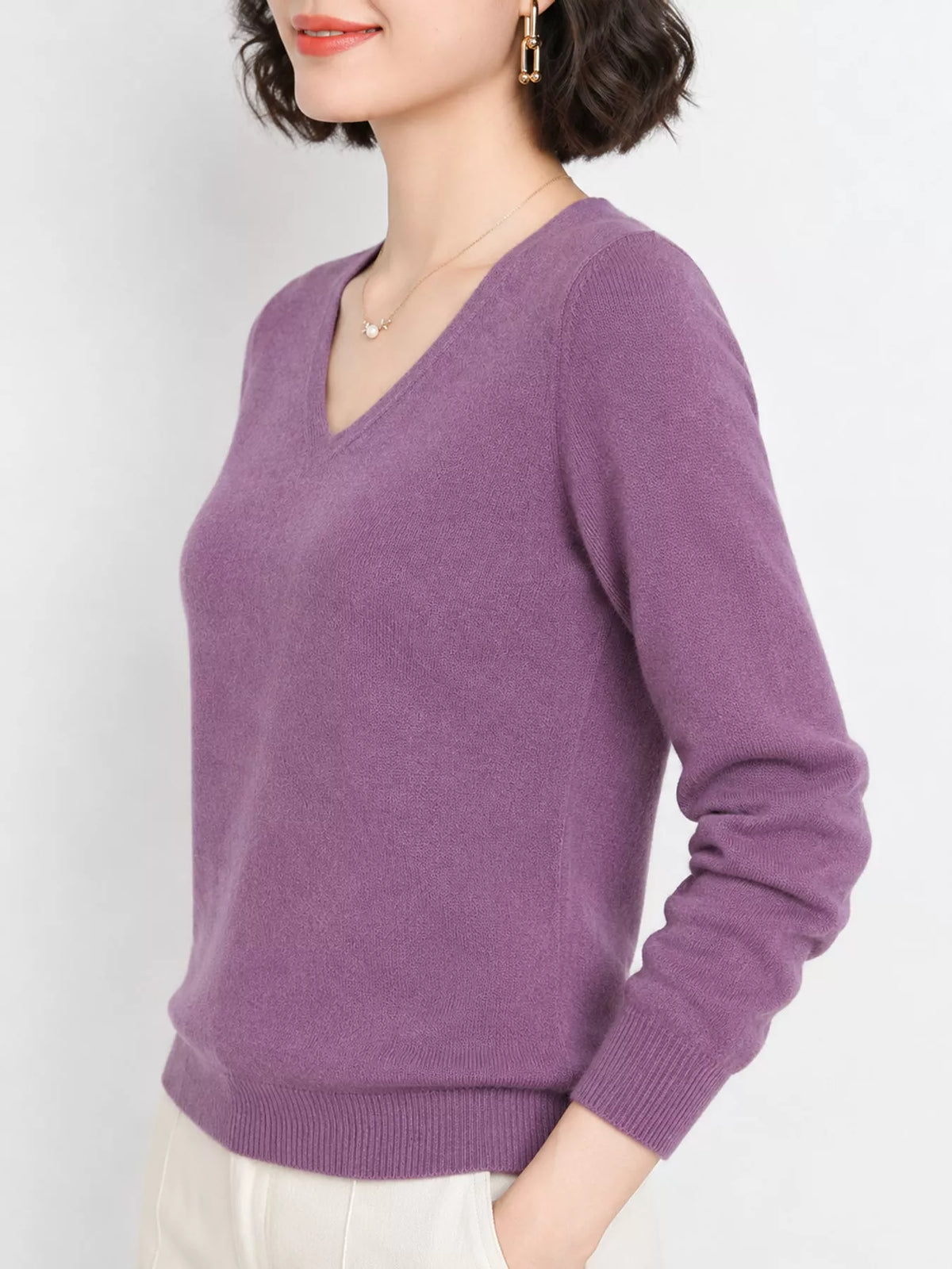 Purple v-neck long sleeve knit top