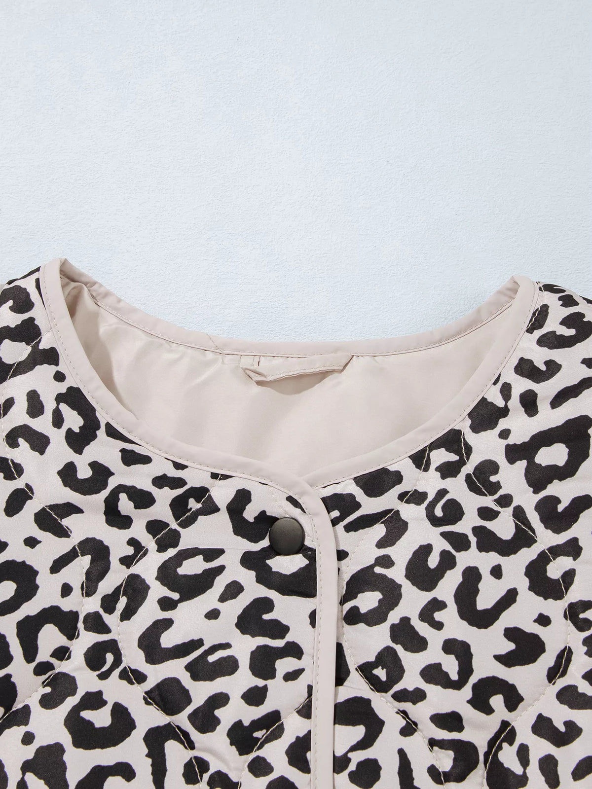 Black and white leopard leopard print long sleeve patch pocket jacket — design and construction details