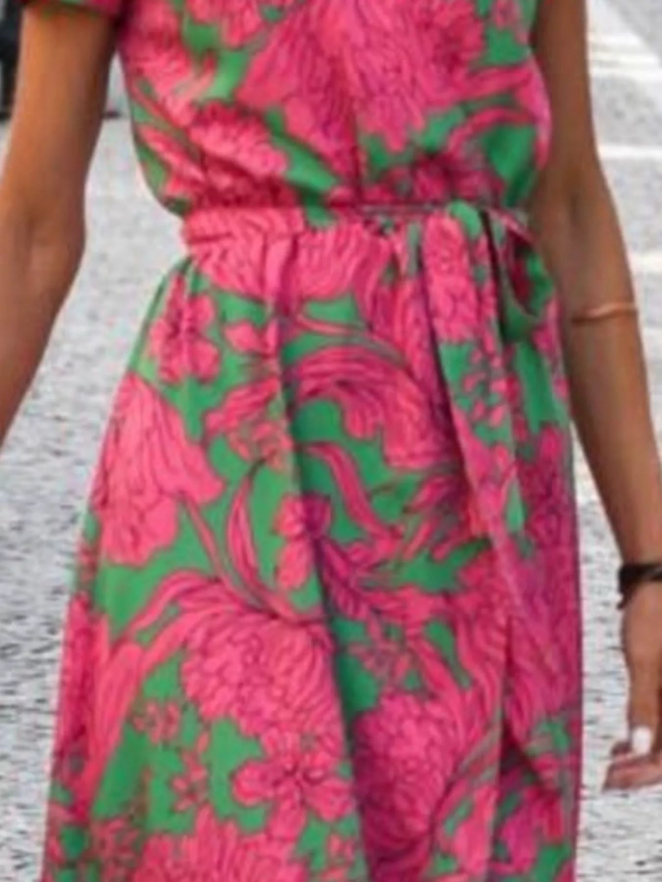 Floral-print short sleeve slit dress