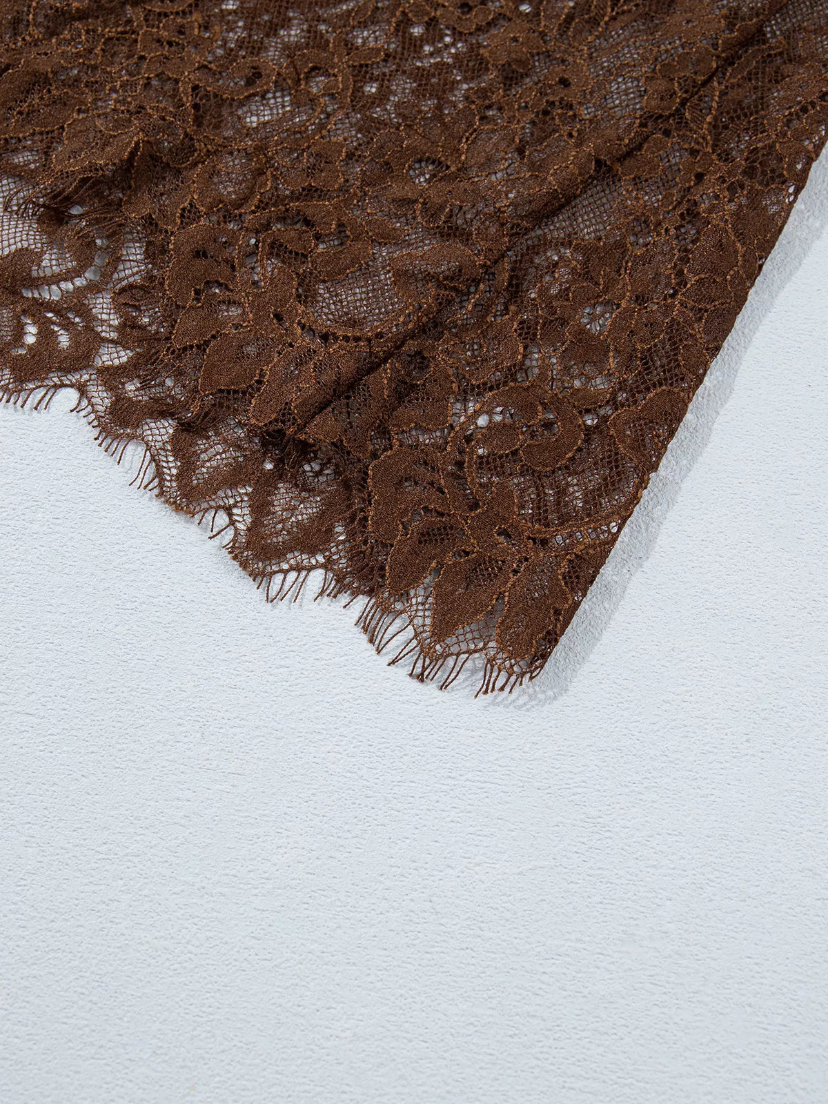Lace-hem skirt, floral lace hem detail