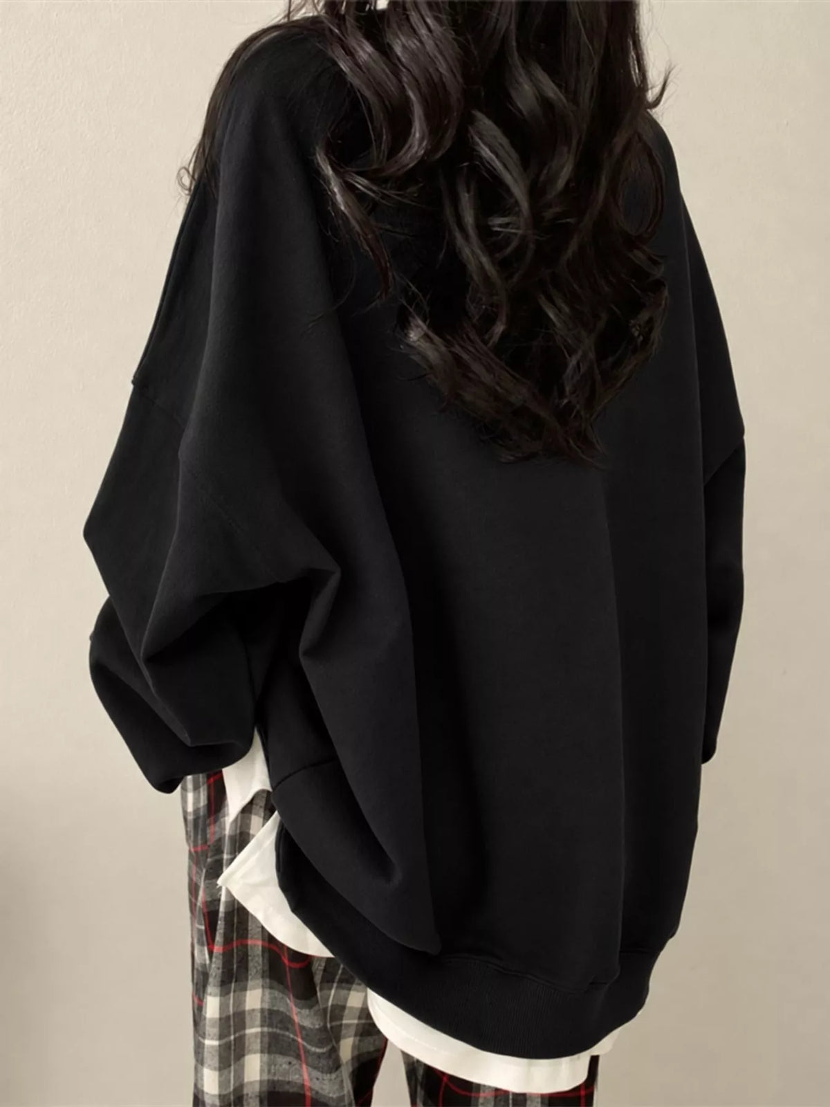 Long-sleeve sweatshirt, back view