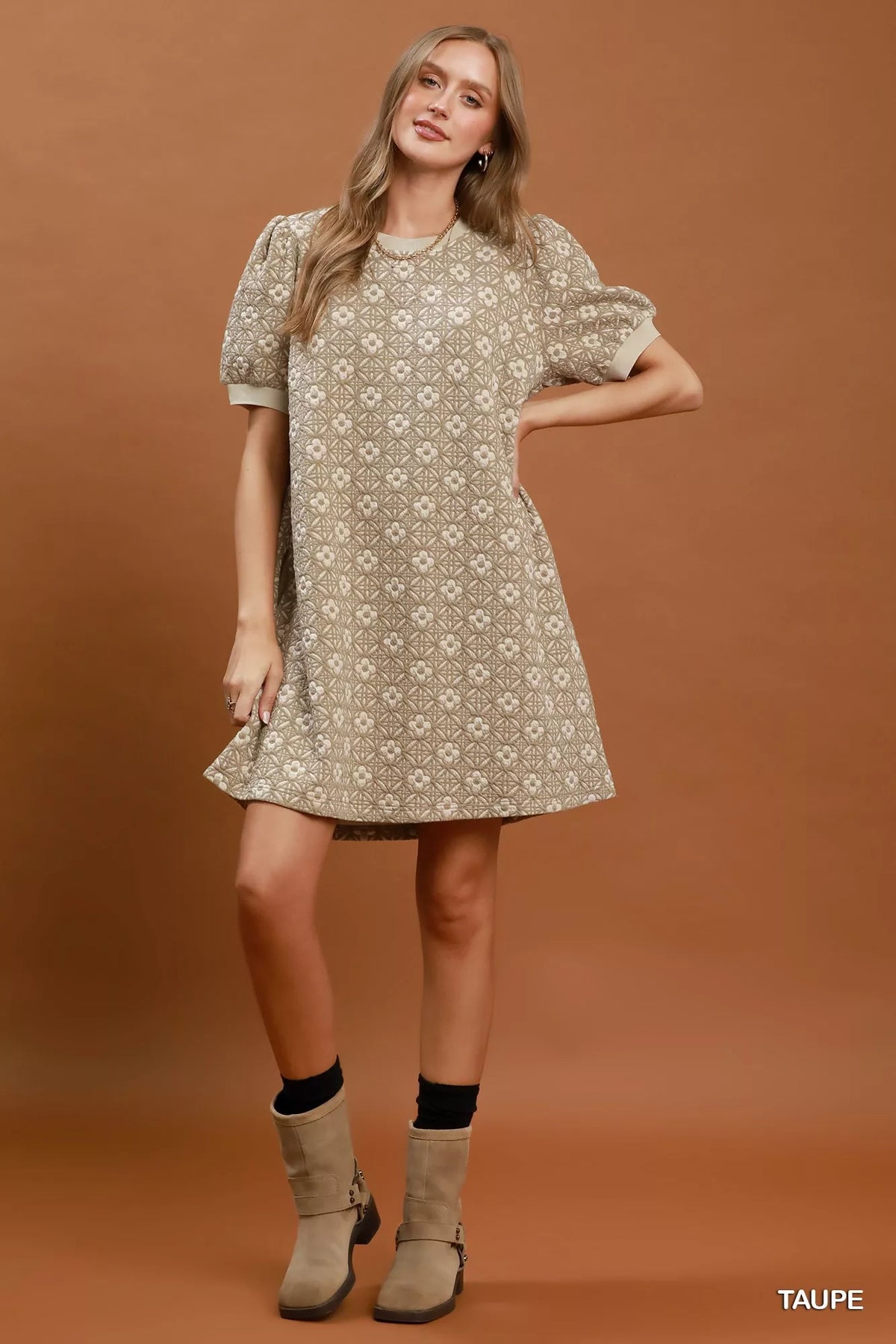 Women's apparel – product view 4
