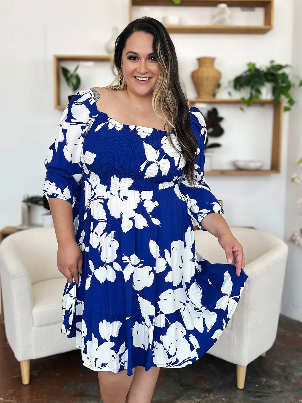 Women's apparel – product view 7