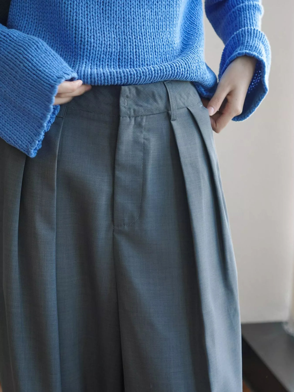 Women's High-Waisted Pleated Wide-Leg Pants in gray — waist detail view