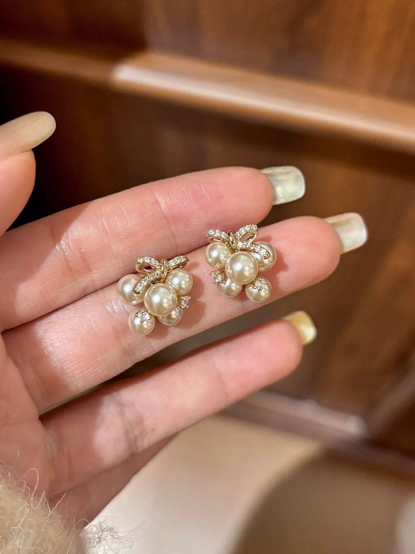 Trendsi Pearl Cluster Bow Earrings -