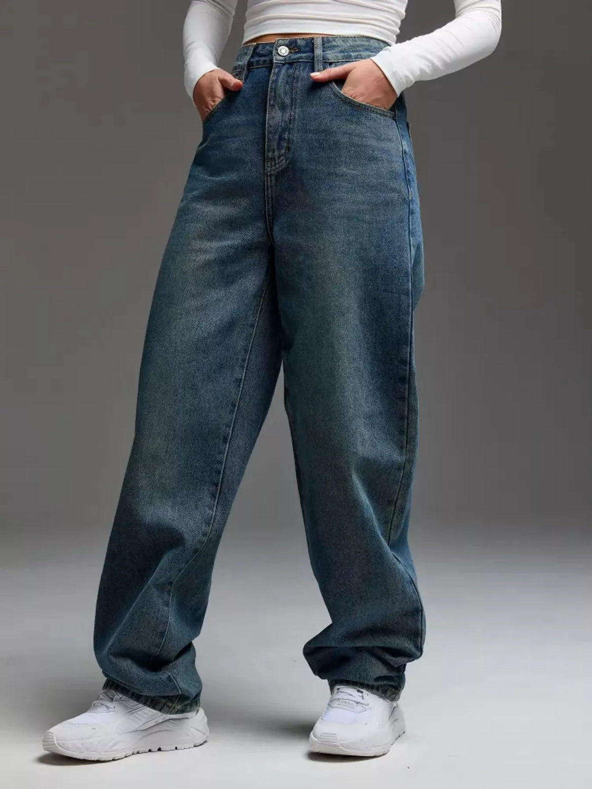 Wide-Leg Vintage Wash Jeans in vintage blue