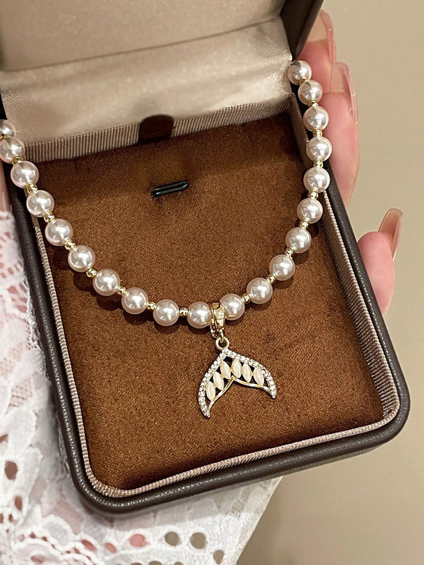 Trendsi Pearl Mermaid Tail Pendant Necklace -