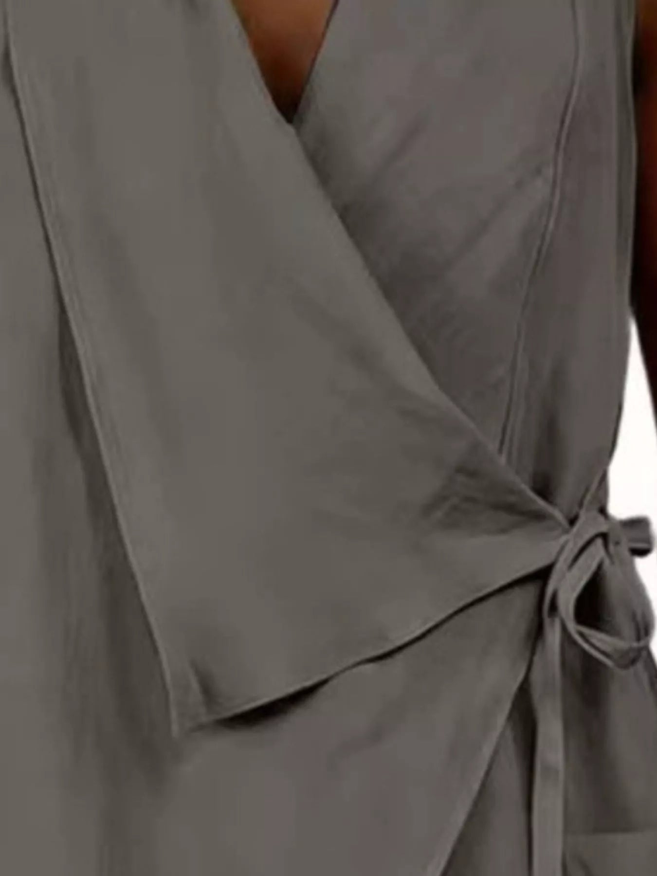 Trendsi Tie Detail Sleeveless Top -