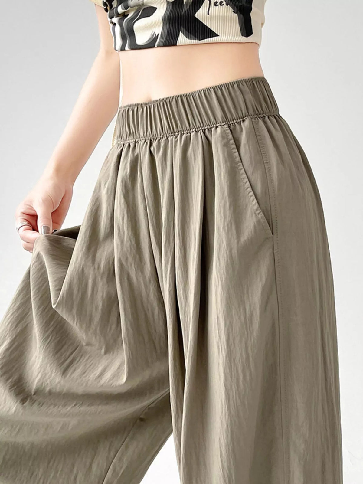 Women's High-Waisted Loose Fit Wide-Leg Casual Pants in taupe — pocket detail view