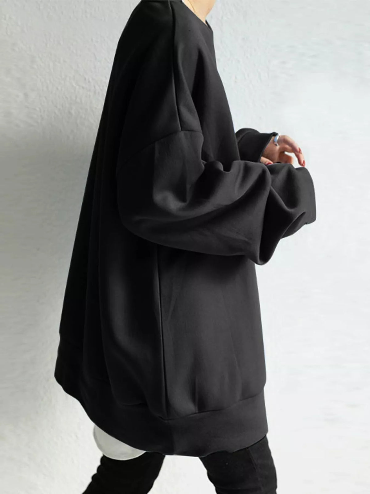 Black relaxed sweatshirt