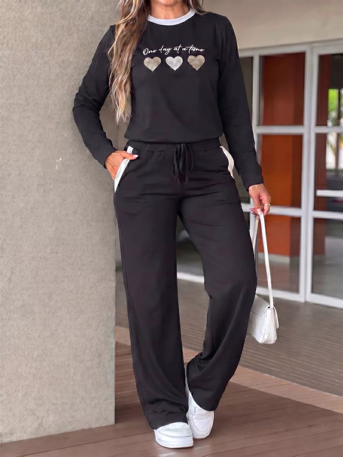 Heart-graphic top and pants set